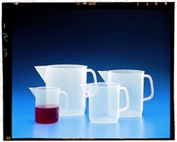 CARAFFA GRADUATA  forma bassa  3.000 ml