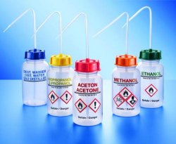 Spruzzetta a bocca larga serie 303, PE-LD  Tipo Acqua distillata Colore  tipo  chiusura Blu Capacità 500 ml Ø  Filettatura  est