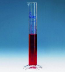 Cilindro graduato classe A, PMP, con becco Capacità 50 ml Grad. 1,0 ml Tolleranza A 0,5 ± ml Altezza 200 mm