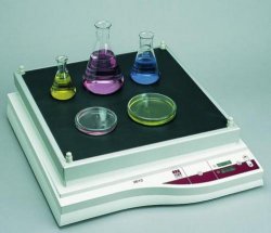 Agitatori tridimensionali orbitali 3011 e 3012  Tipo 3011 Carico Max. 15,0 kg