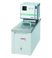 Bagni termostatici serie HighTech con pompa premente  Tipo HighTech HE-4 Range Temp.  di lavoro 20...250 °C Stabilità  della te