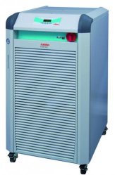 Chiller, serie FL con raffreddamento ad acqua  Tipo FLW11006 Range Temp.  di lavoro -20...+40 °C Stabilità  temp. 0,50 ± °C Pot