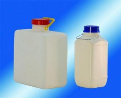 Bottiglioni, PE-HD  Capacità 15 Litri Lungh. 380 mm Largh. 170 mm Altezza 370 mm Collo Ø 80 mm