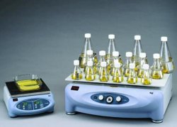 Agitatori con piattaforma aperta Thermo MaxQ 2000 e 3000   Tipo MaxQ 2000 Agitatore da banco orbitale, digitale,  resistente al